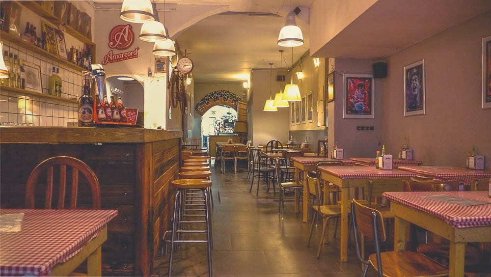 Pizza napolitana recién horneada de La Pizza del Sortidor