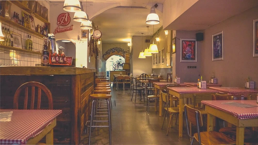 Pizza napolitana recién horneada de La Pizza del Sortidor